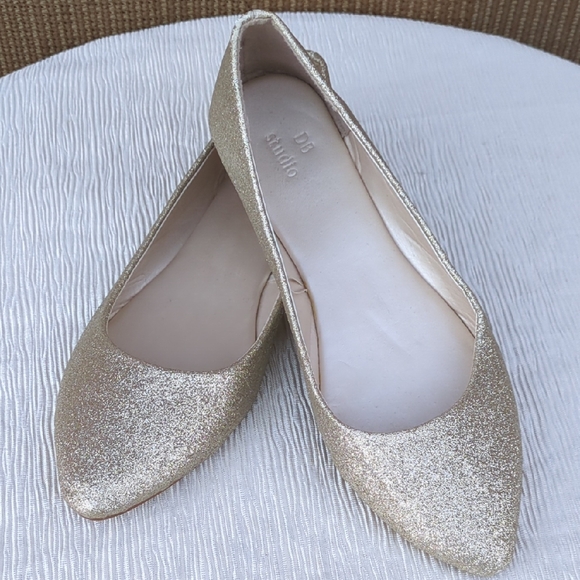 David Bridal Gold Glitter Flats, Size 8 - Picture 1 of 6